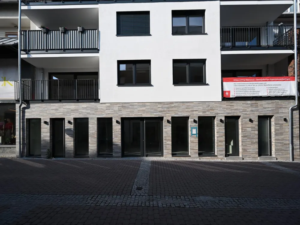 Neubau - Erstbezug geräumige 2 ZKB Balkon + Abstellraum