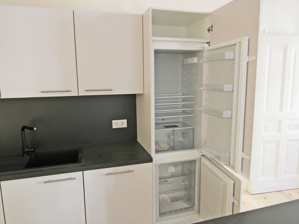 Erstbezug nach Totalmodernisierung: Prächtige, WG-geeignete Altbauwohnung in der Barfusstraße!