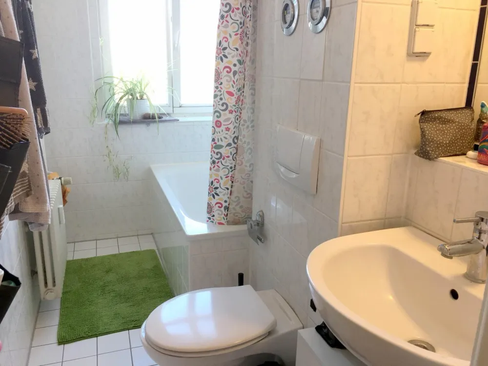 1 Zimmer in einer 2-WG zu vermieten.
