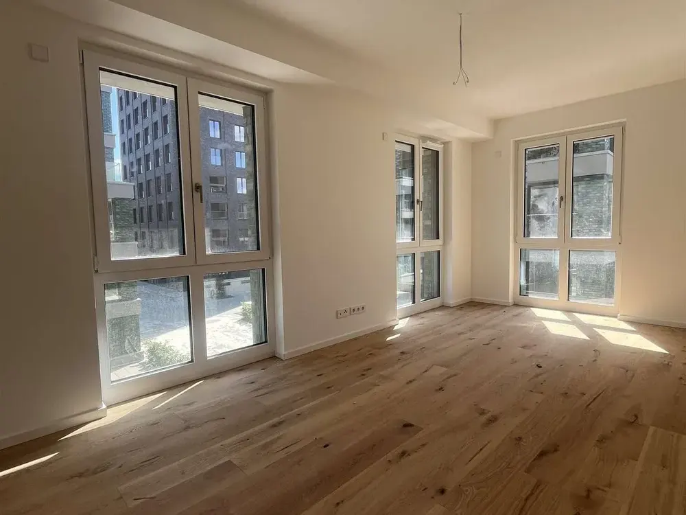 Erstbezug am Naturschutzgebiet: 2 Zimmer Wohnung mit Loggia im 3.OG, 65,57 m²