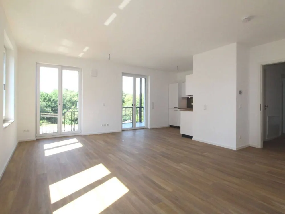Großzügige 4 Zimmer mit EBK, 2 Bädern und großem Westbalkon!