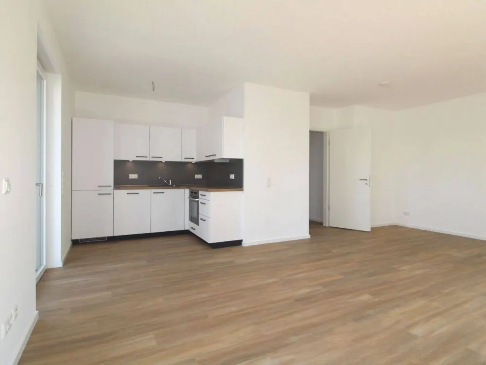 Großzügige 4 Zimmer mit EBK, 2 Bädern und großem Westbalkon!