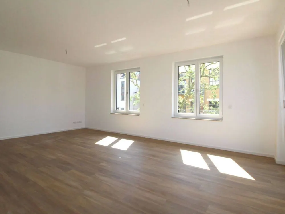 Großzügige 4 Zimmer mit EBK, 2 Bädern und großem Westbalkon!