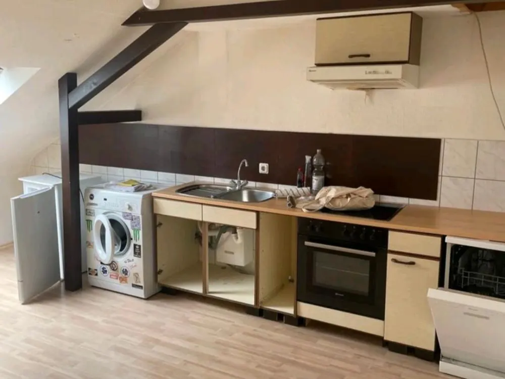 NACHMIETER GESUCHT. 1-ZKB-Dachgeschosswohnung in Saarbrücken