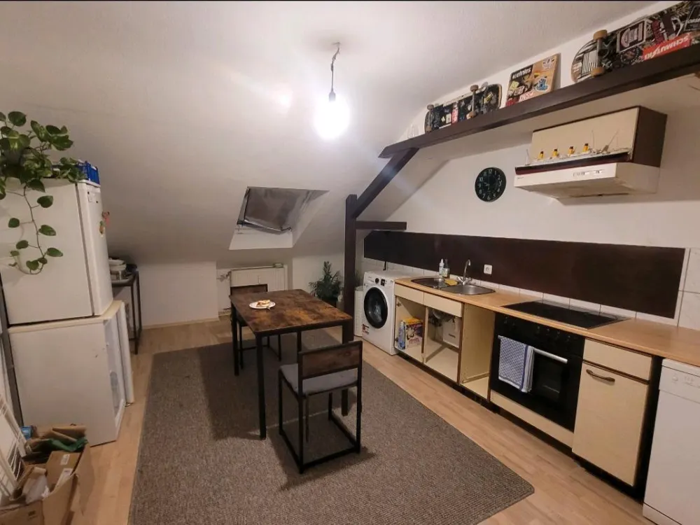 NACHMIETER GESUCHT. 1-ZKB-Dachgeschosswohnung in Saarbrücken