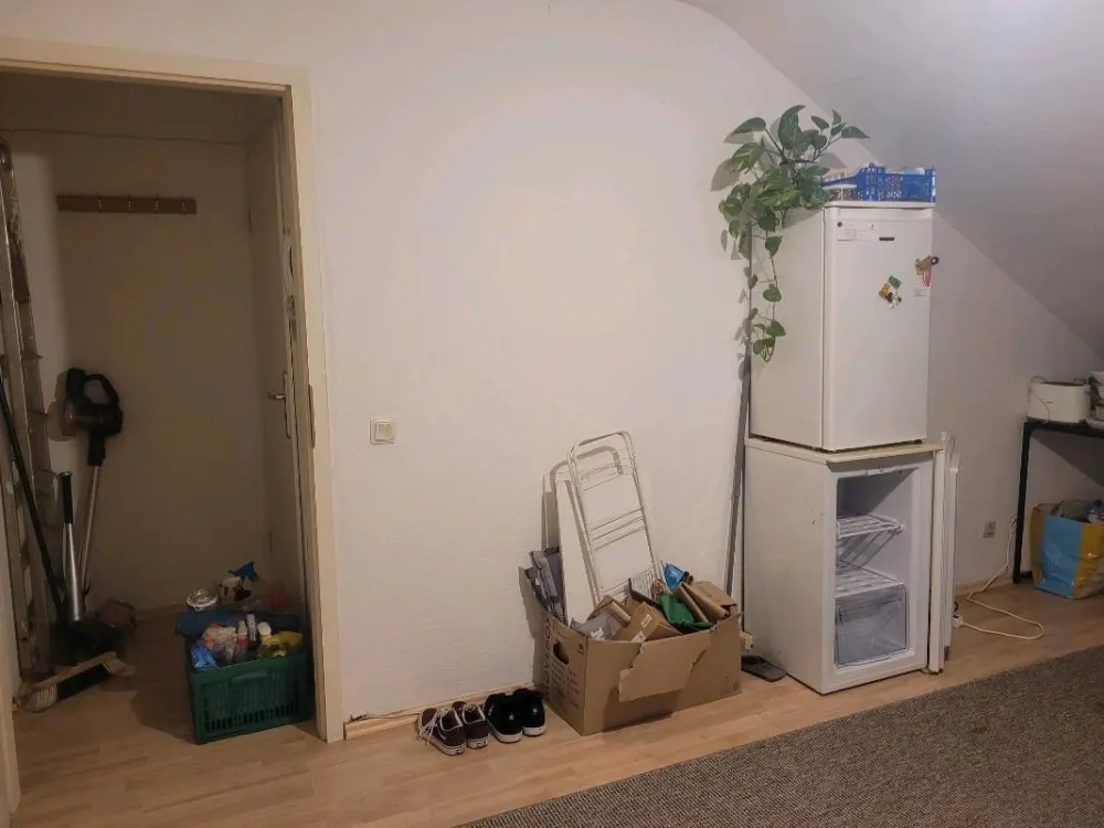 NACHMIETER GESUCHT. 1-ZKB-Dachgeschosswohnung in Saarbrücken