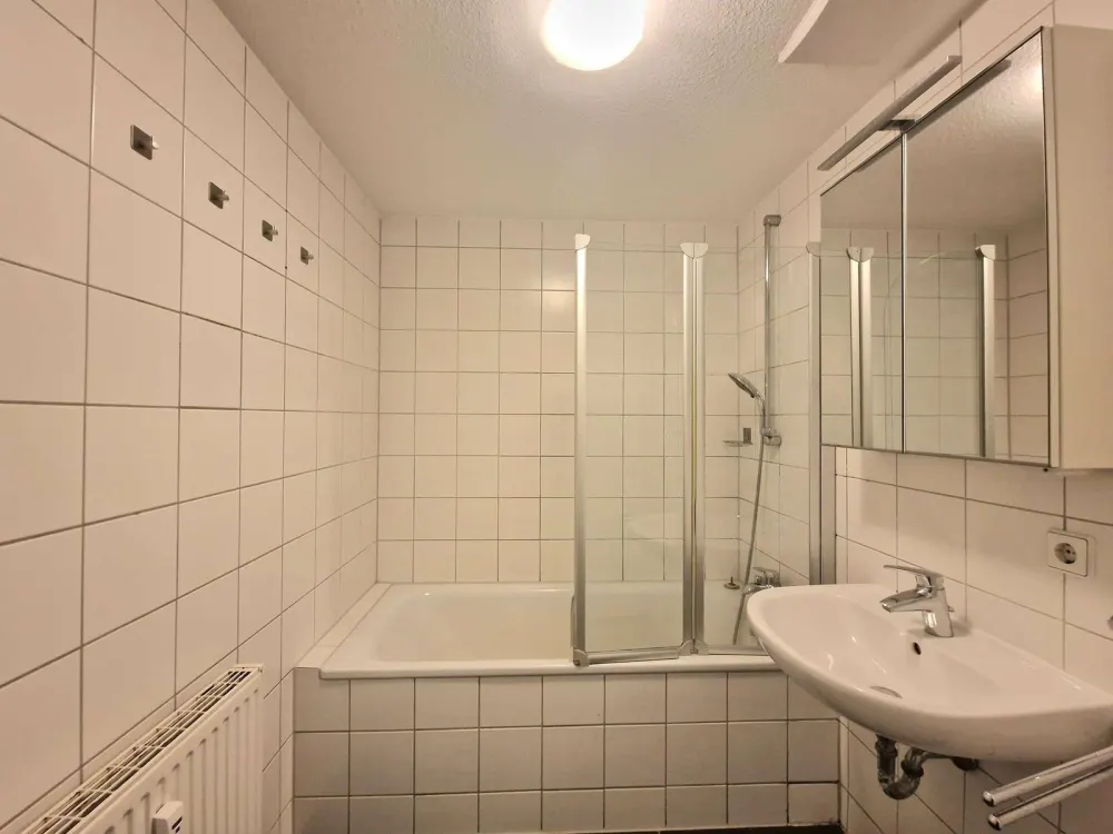 Wohnen mit Komfort, Barrierefreie 2-Zimmer-Erdgeschosswohnung mit Gartenzugang