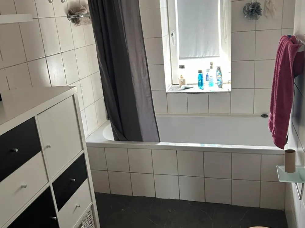 Zimmer in Wg frei (keine ganze Wohnung)