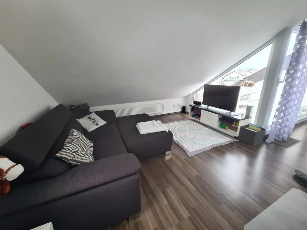 Exklusive Dachgeschosswohnung mit Loggia, Garage und Einbauküche