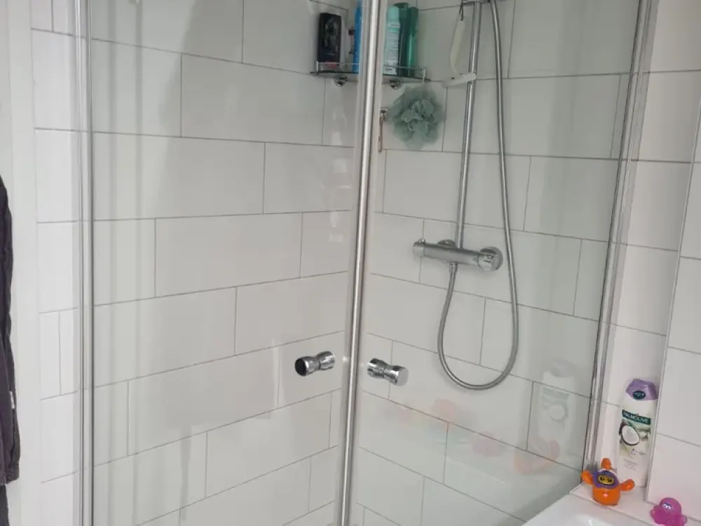 Exklusive Dachgeschosswohnung mit Loggia, Garage und Einbauküche