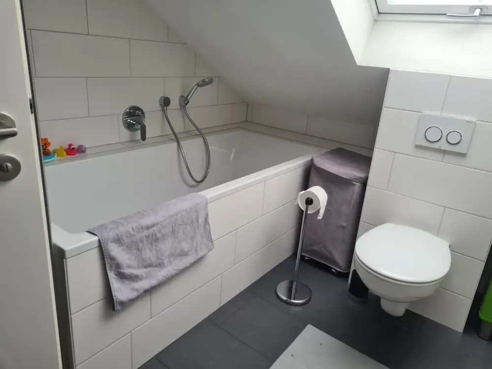 Exklusive Dachgeschosswohnung mit Loggia, Garage und Einbauküche