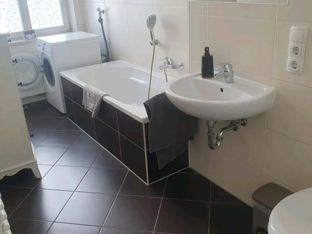 Voll möblierte 2 RW Zentrum Süd All Inkl.