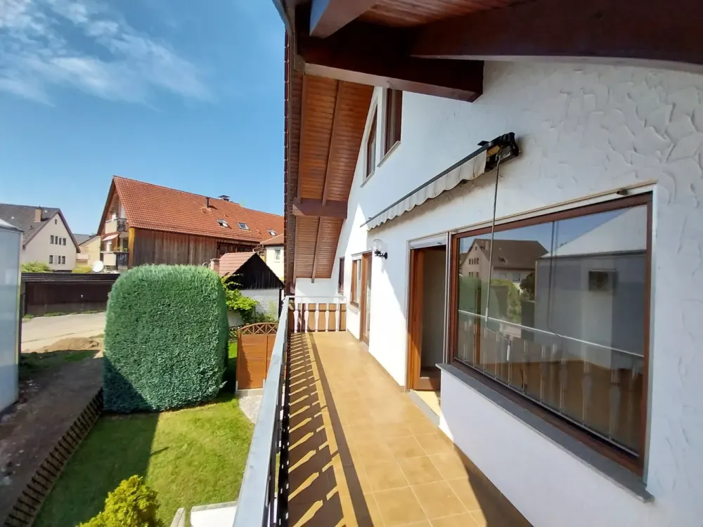 4-Raum-Wohnung mit Balkon, EBK, WK, Keller und Garage