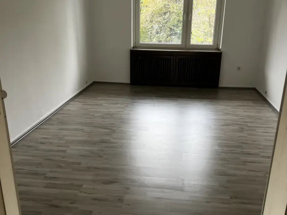 FRISCH SANIERT: 3,5 Zimmer im Saarlandstraßenviertel