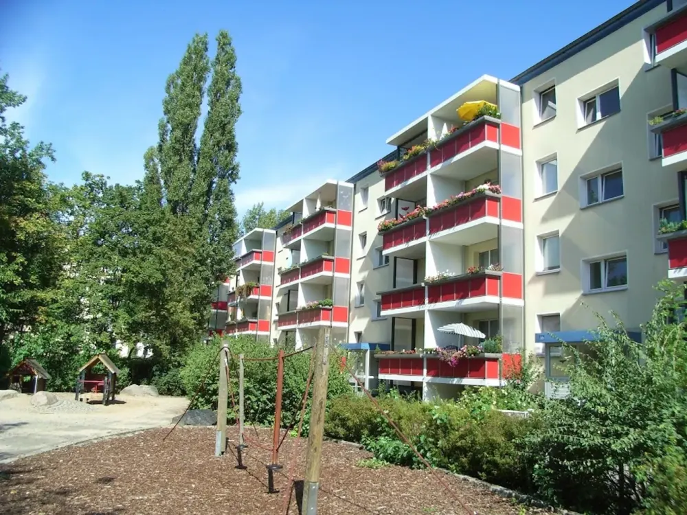 Sehr schön gelegene Wohnung - ganz oben! Renovierung erforderlich - Wir kommen Ihnen entgegen!