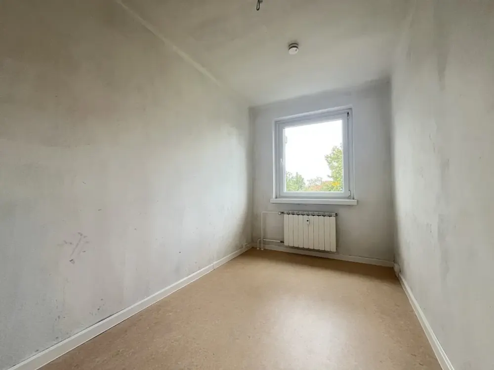 Sehr schön gelegene Wohnung - ganz oben! Renovierung erforderlich - Wir kommen Ihnen entgegen!