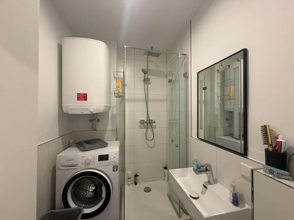 Zweitbezug nach Renovierung / 2-Zimmer Wohnung mit Einbauküche in zentraler Lage in Fürth