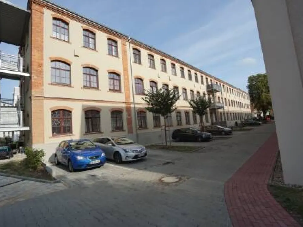 HELLE 2 Raumwohnung mit hochwertiger Ausstattung, Stellplatz und Balkon
