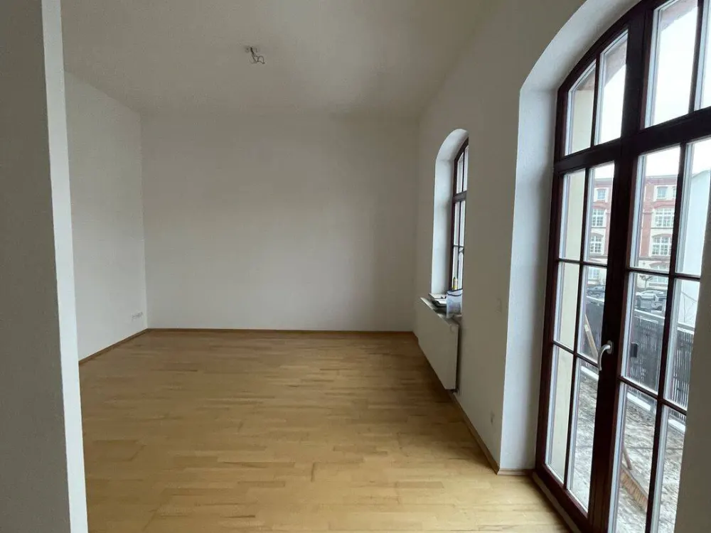 HELLE 2 Raumwohnung mit hochwertiger Ausstattung, Stellplatz und Balkon