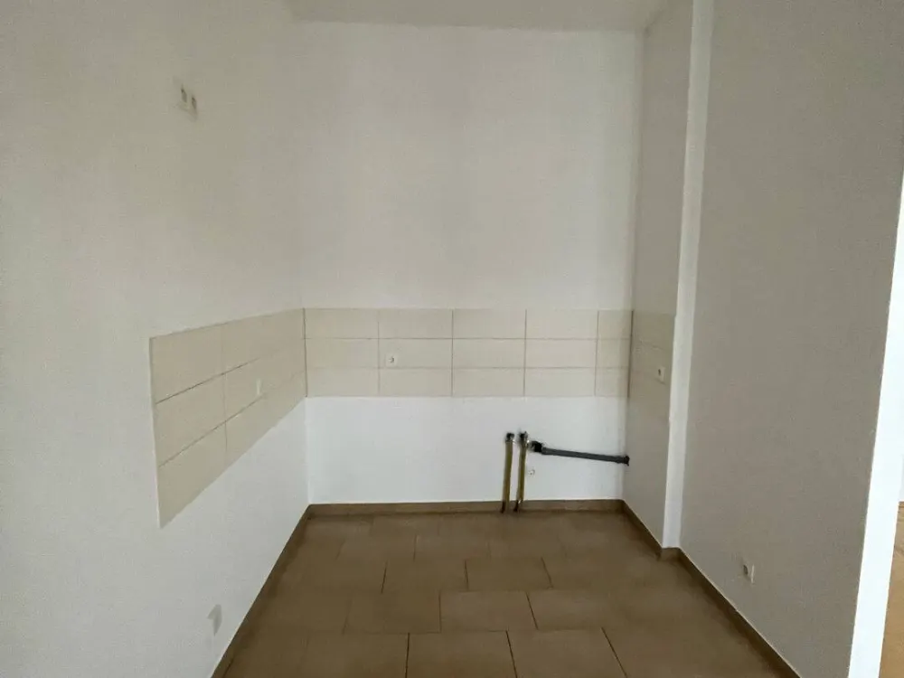 HELLE 2 Raumwohnung mit hochwertiger Ausstattung, Stellplatz und Balkon