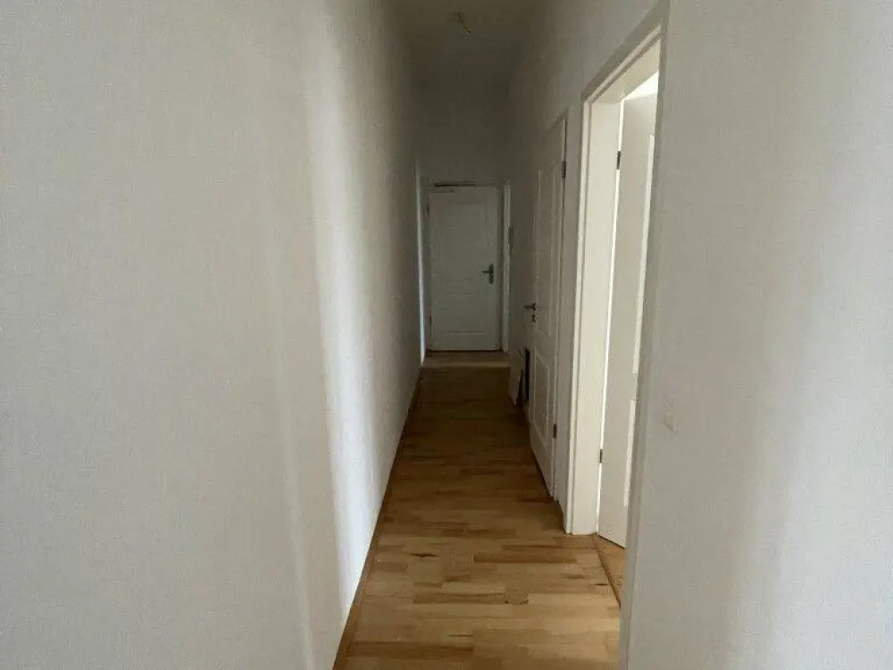 HELLE 2 Raumwohnung mit hochwertiger Ausstattung, Stellplatz und Balkon
