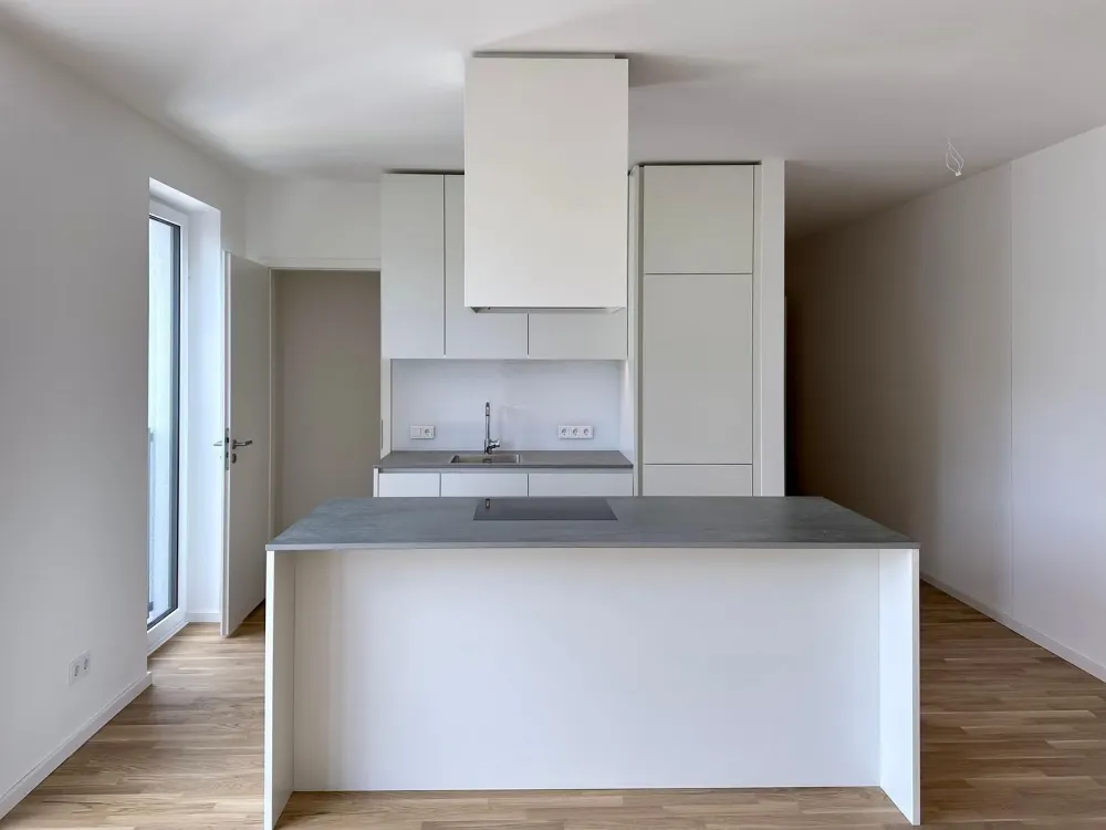 Optimal & helle geschnittene 3-Zi.-Whg. mit großem Balkon, Kochinsel und hochwertiger EBK