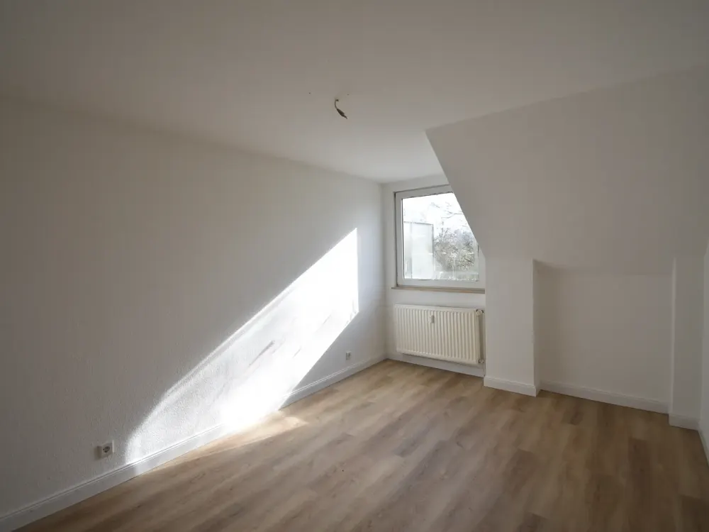 Werkerhofplatz! Renovierte 3-Zi-Whg mit großem Balkon in ruhiger Lage
