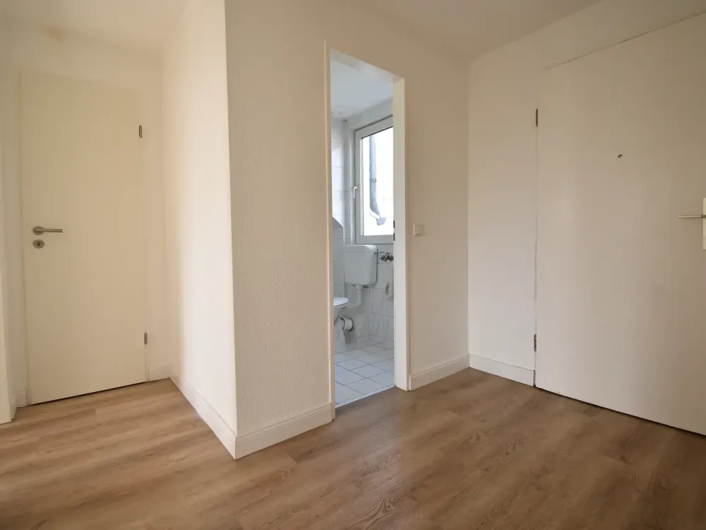 Werkerhofplatz! Renovierte 3-Zi-Whg mit großem Balkon in ruhiger Lage