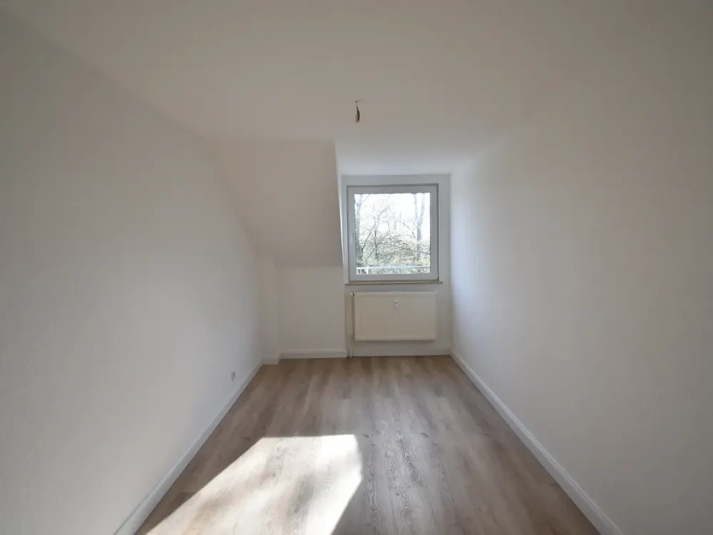 Werkerhofplatz! Renovierte 3-Zi-Whg mit großem Balkon in ruhiger Lage