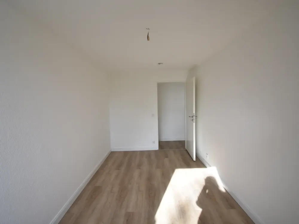 Werkerhofplatz! Renovierte 3-Zi-Whg mit großem Balkon in ruhiger Lage