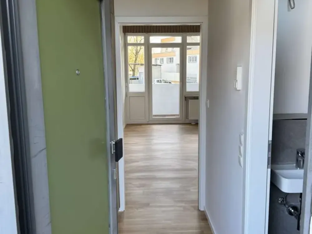 Sanierte 1-Zimmer- Whg. in Erlangen mit Balkon