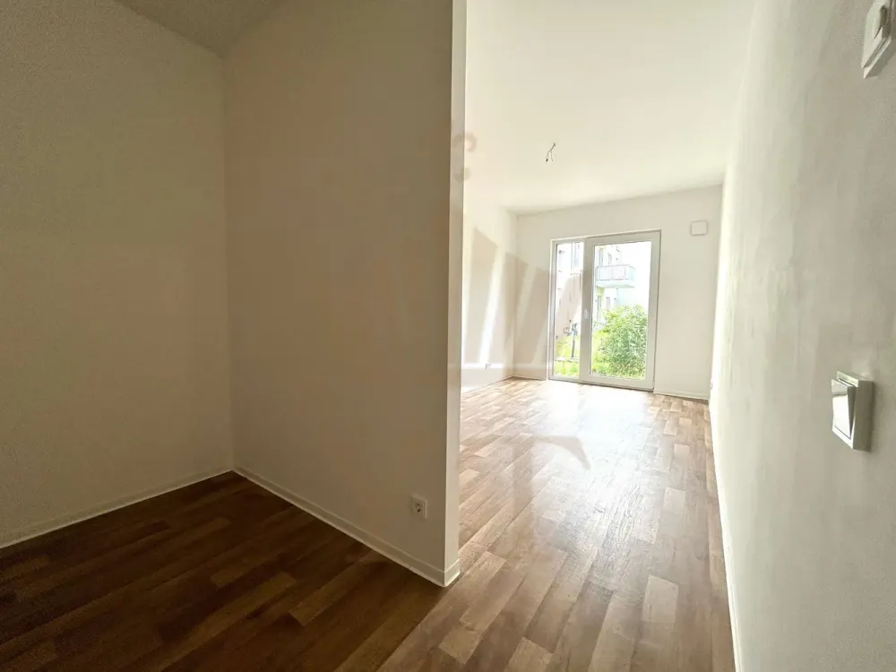 Großzügige 2,5 Zimmer | Ankleidezimmer | mit Süd-Wintergarten | in Bernau-Friedenstal