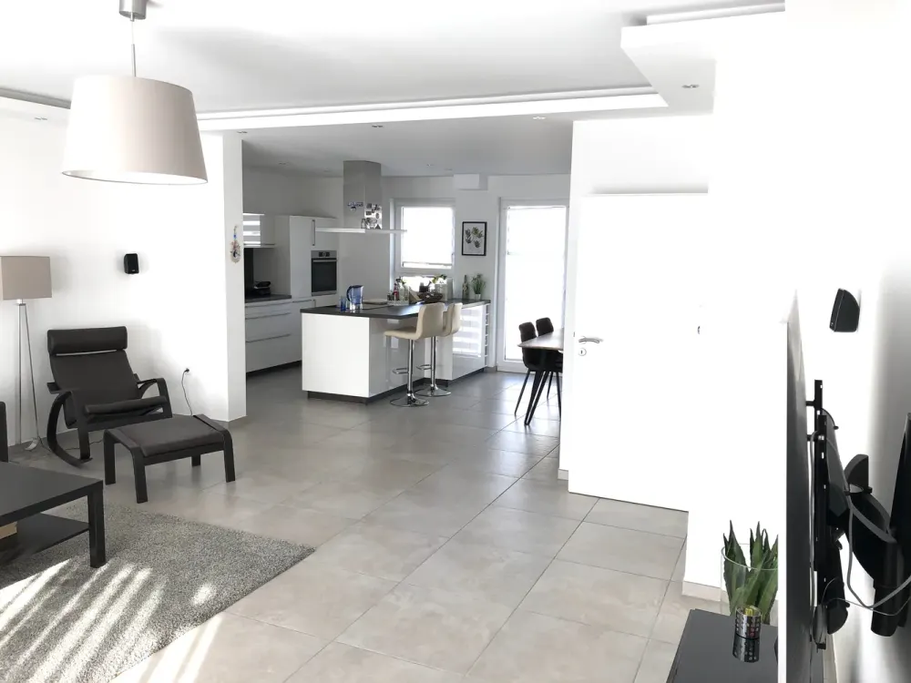 Exklusive Maisonette mit Dachstudio | ca. 153 m² | Balkon | Klimaanlagen | Baujahr 2015
