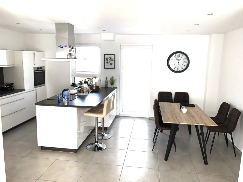 Exklusive Maisonette mit Dachstudio | ca. 153 m² | Balkon | Klimaanlagen | Baujahr 2015
