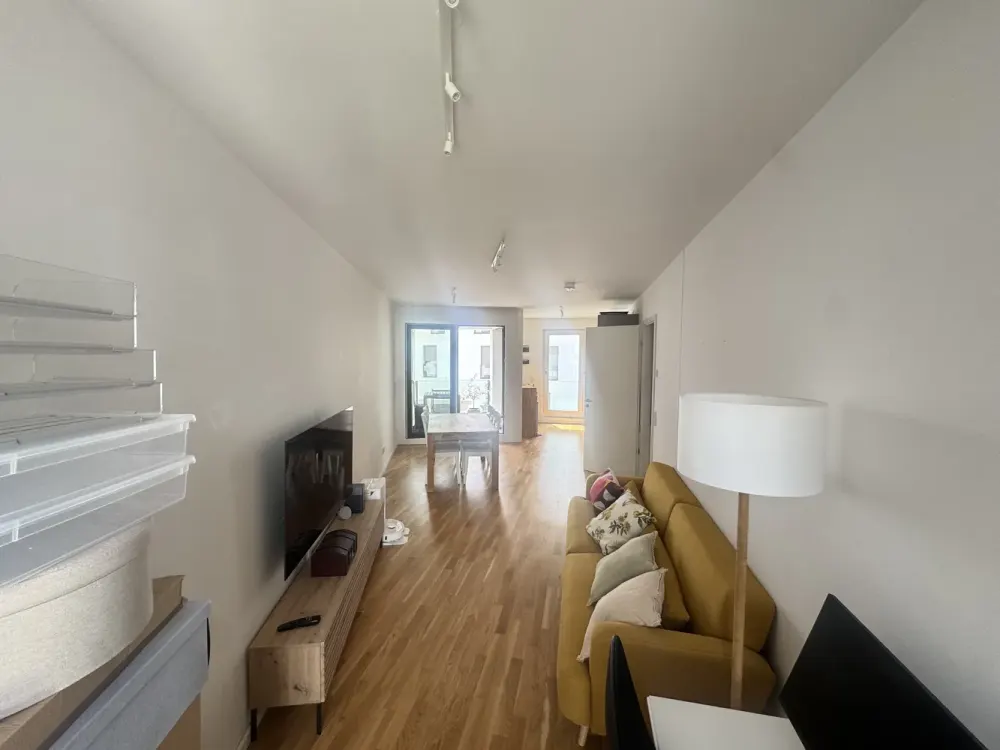 moderne, neuwertige 2-Zi.-Wohnung mit Einbauküche und Loggia * Baujahr 2024 * 60 m²
