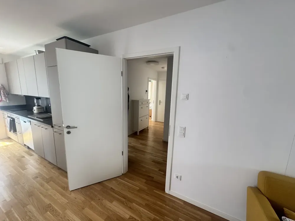moderne, neuwertige 2-Zi.-Wohnung mit Einbauküche und Loggia * Baujahr 2024 * 60 m²