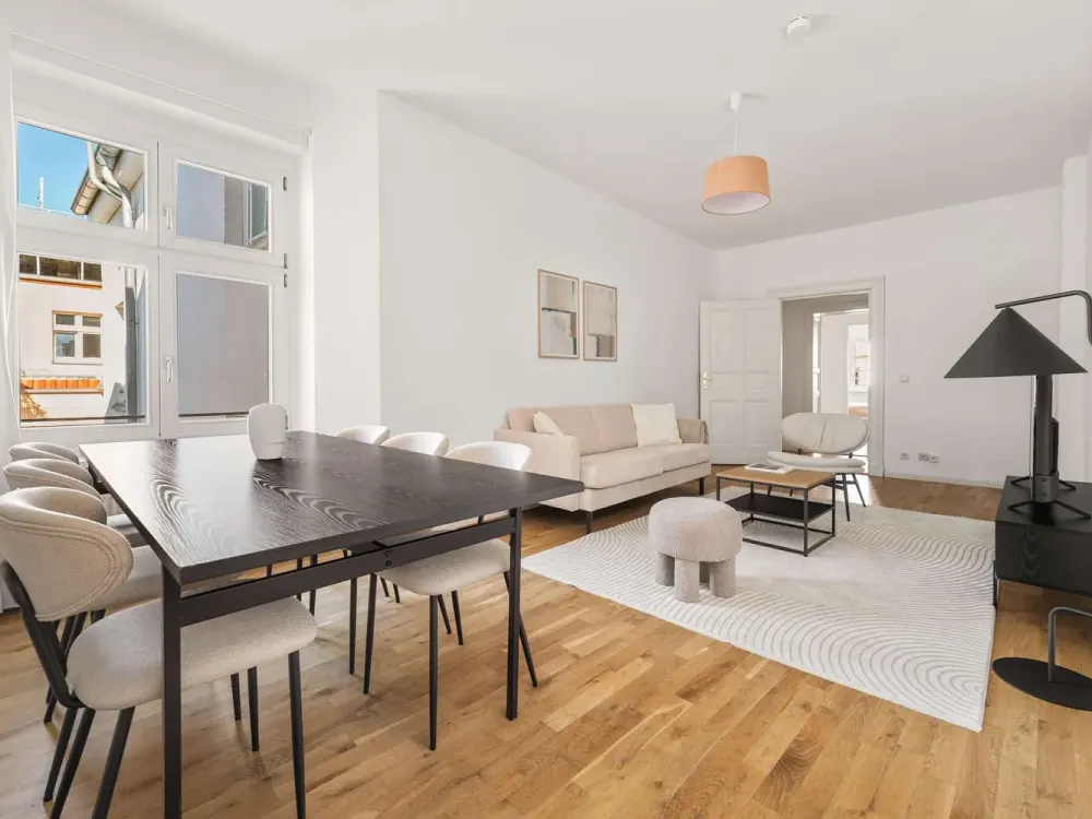 Moderne 4-Zimmer-Wohnung in Mitte voll möbliert