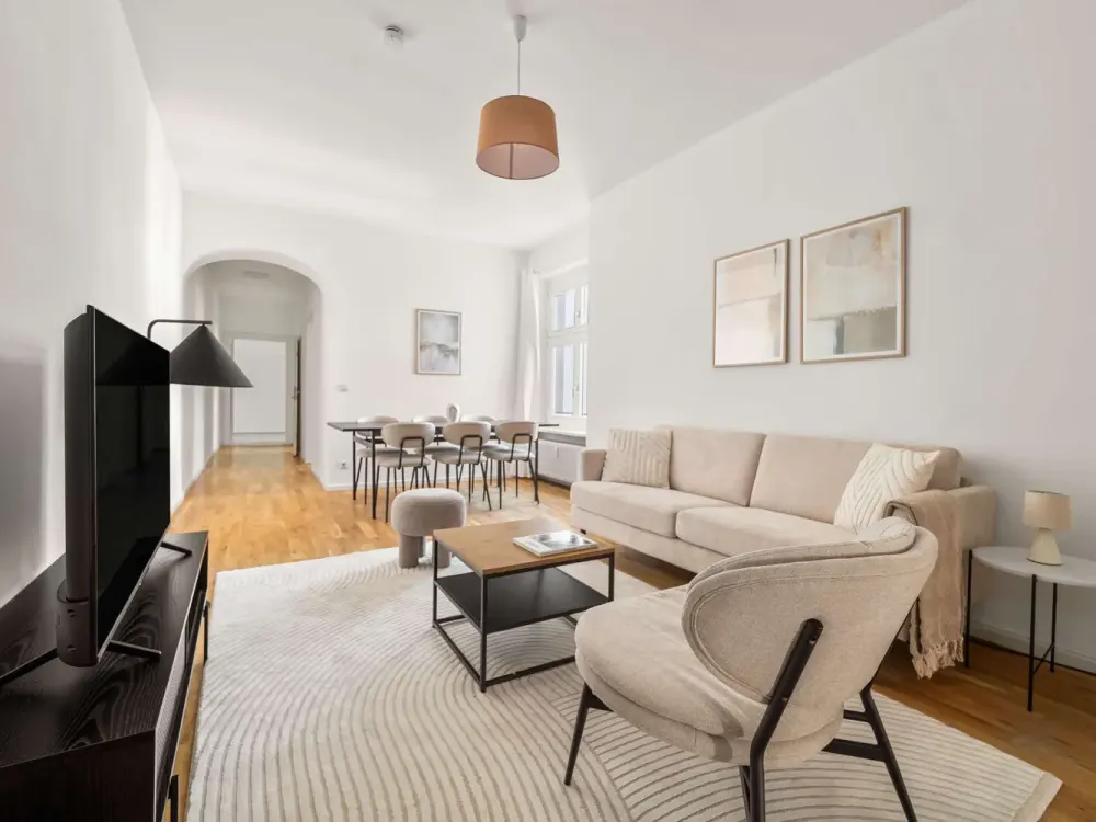 Moderne 4-Zimmer-Wohnung in Mitte voll möbliert