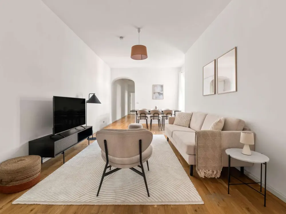 Moderne 4-Zimmer-Wohnung in Mitte voll möbliert