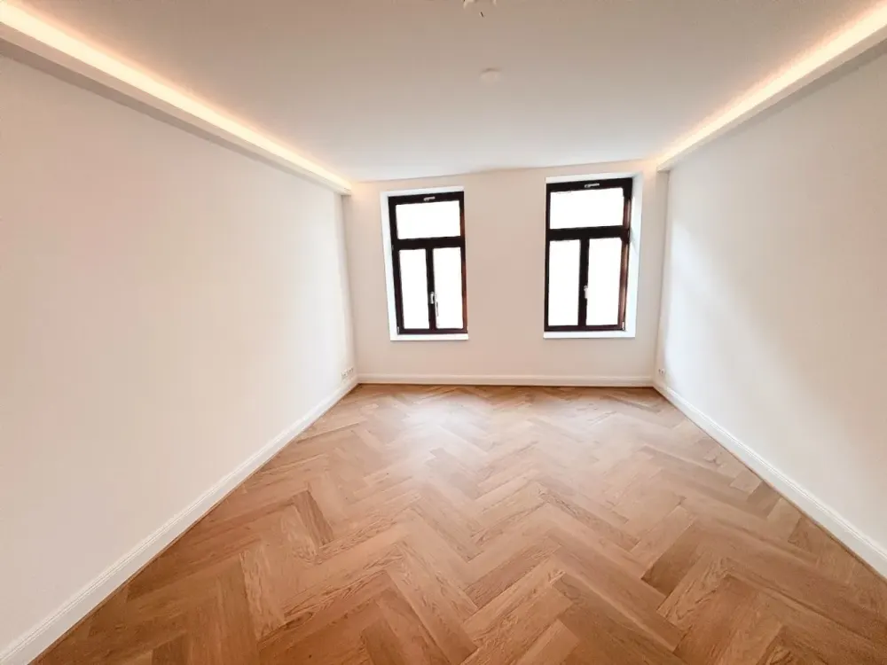 Stylish! + First occupancy with elevator + Balcony + Parquet + Underfloor heating + Bathtub & Shower + LED lighting