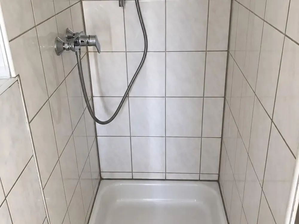 3-Room Apartment with BUILT-IN KITCHEN