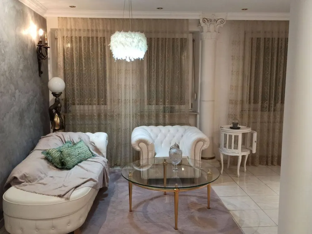 Möblierte Wohnung nahe Stadtgrenze