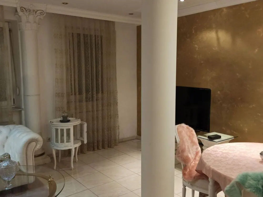 Möblierte Wohnung nahe Stadtgrenze