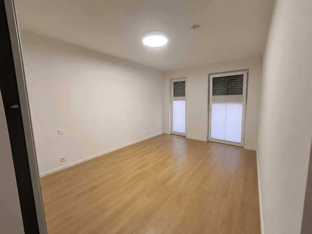 Moderne 3-Zimmer-Erdgeschosswohnung mit 39 m² Privatgarten & TG-Stellplatz in Grafental