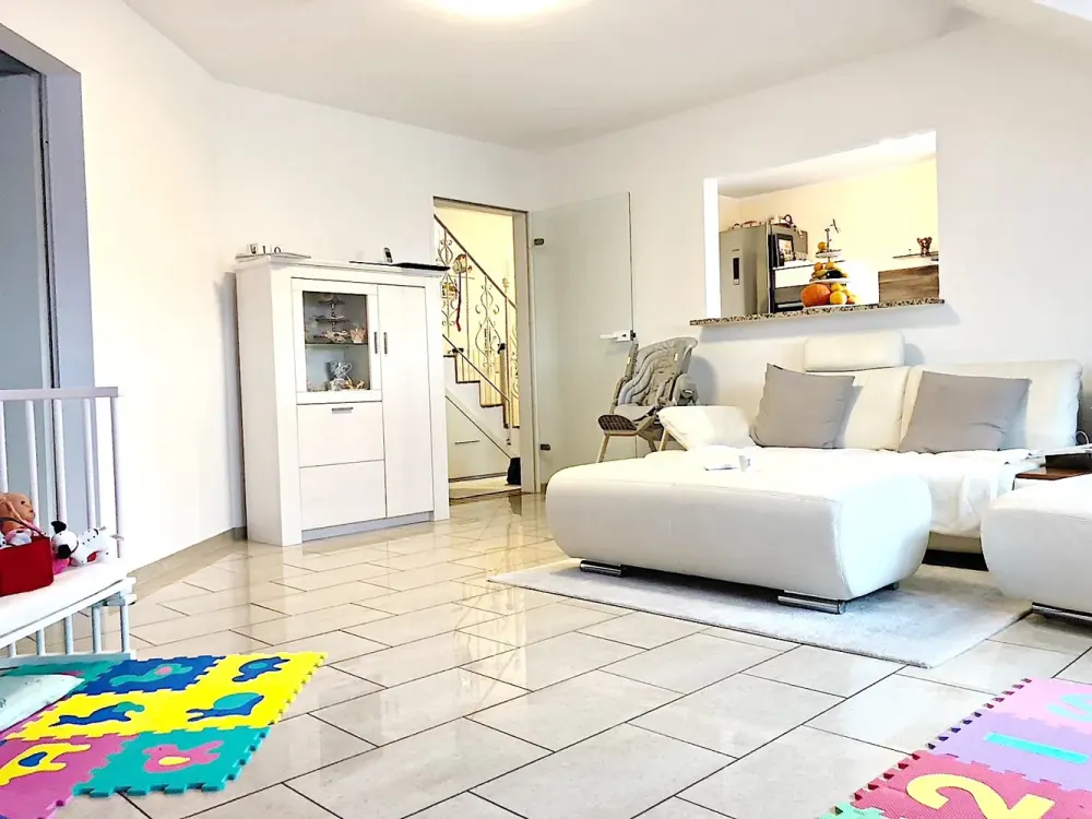2-Zimmer-DG-Wohnung mit Balkon & Weitblick, Wohnen auf 2 Ebenen in Troisdorf-Kriegsdorf