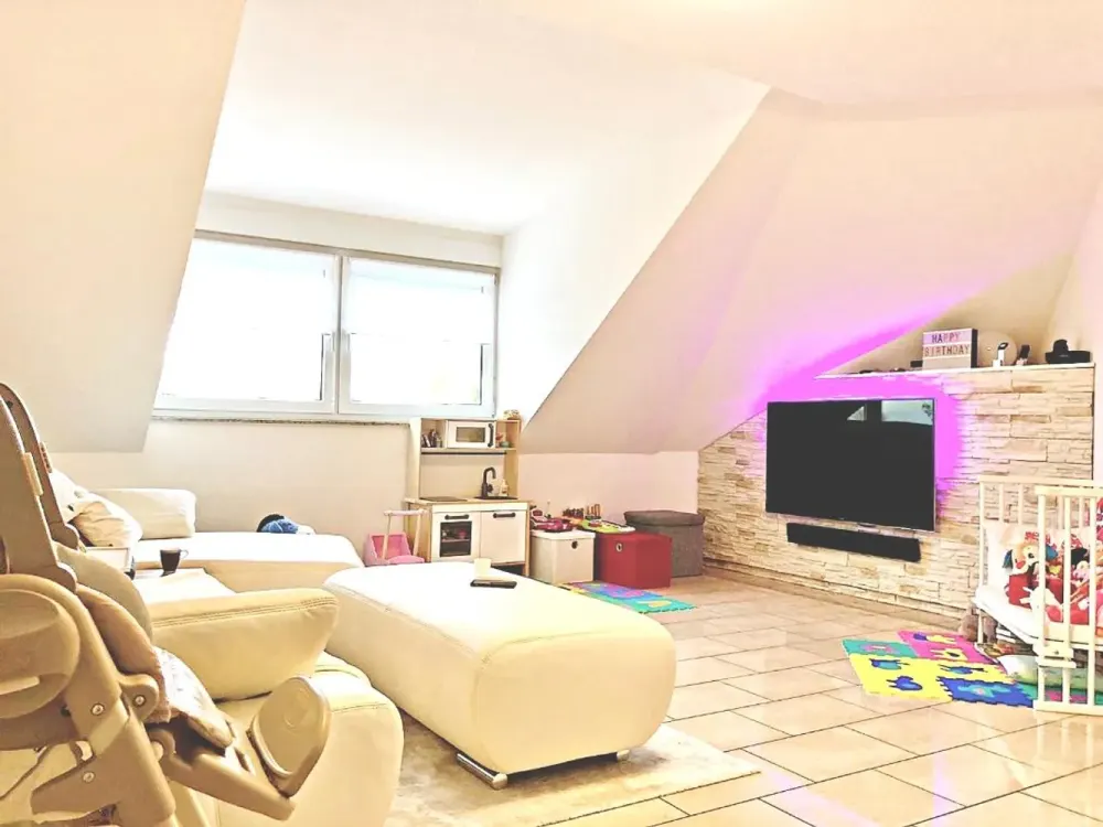 2-Zimmer-DG-Wohnung mit Balkon & Weitblick, Wohnen auf 2 Ebenen in Troisdorf-Kriegsdorf
