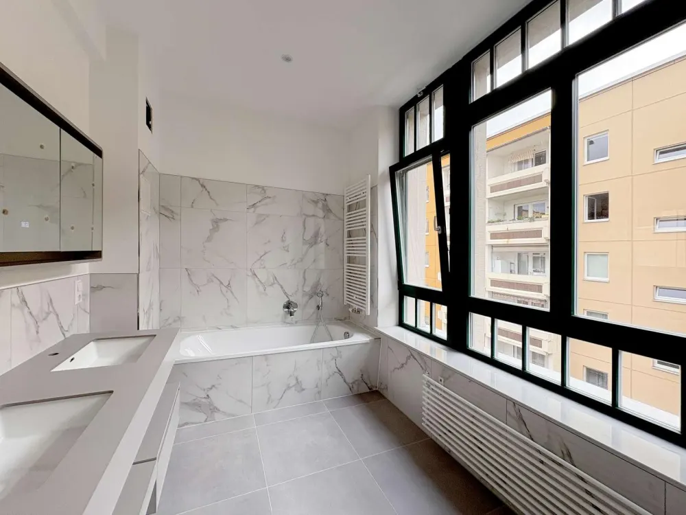 INDUSTRIECHARME NEU GEDACHT // Maisonettewohnung mit Terrasse und Fußbodenheizung