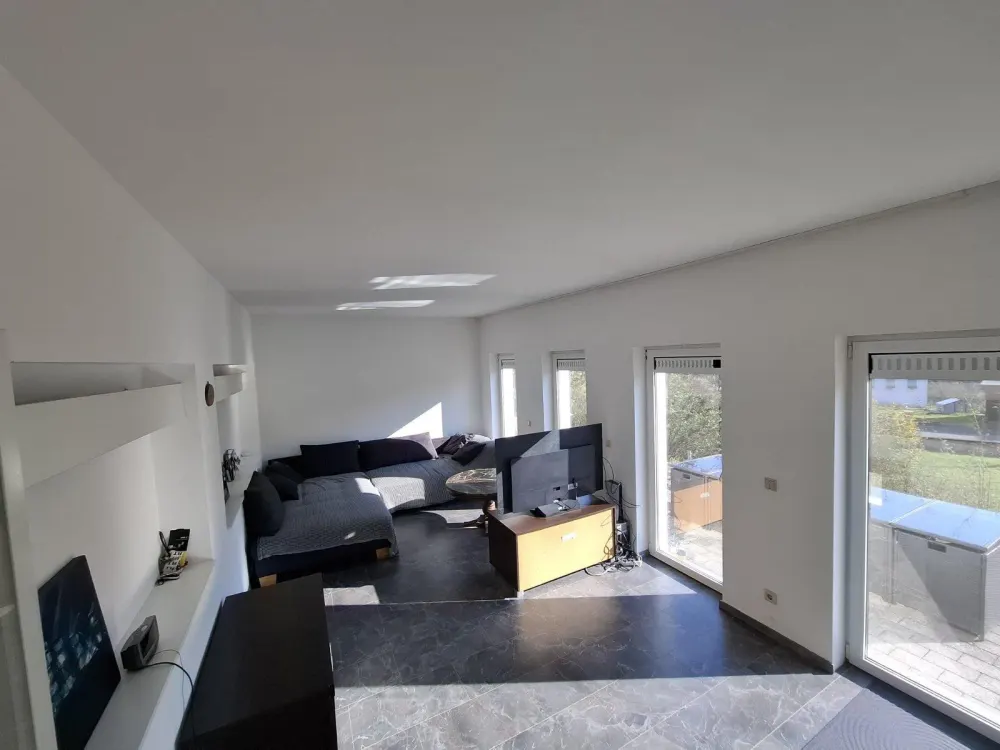 2 1/2 ZKB mit Wintergartenzimmer