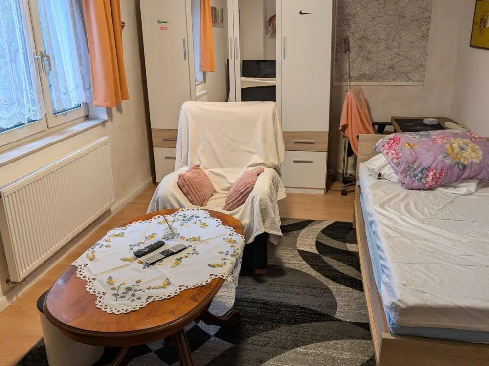 schönes möbliertes WG Zimmer