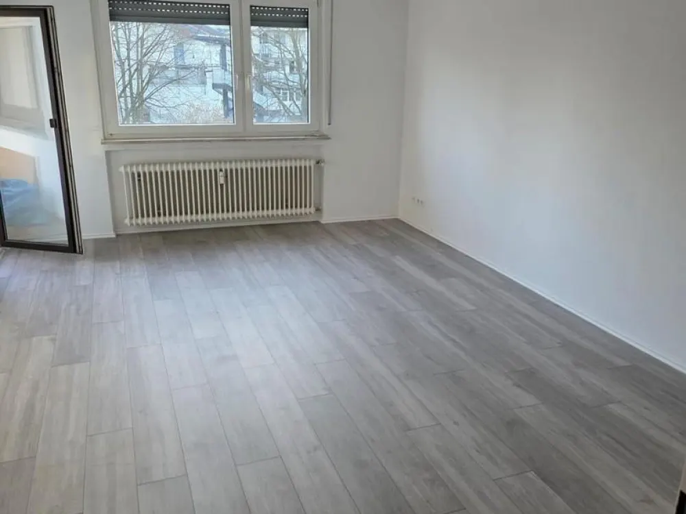Renovierte 2-Zi-Whg in zentraler Lage von Frankfurt-Bergen Enkheim Stellplatz inklusive